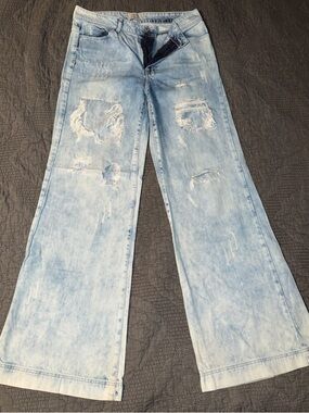 Light Wash Distressed Wide Leg Jeans for Women